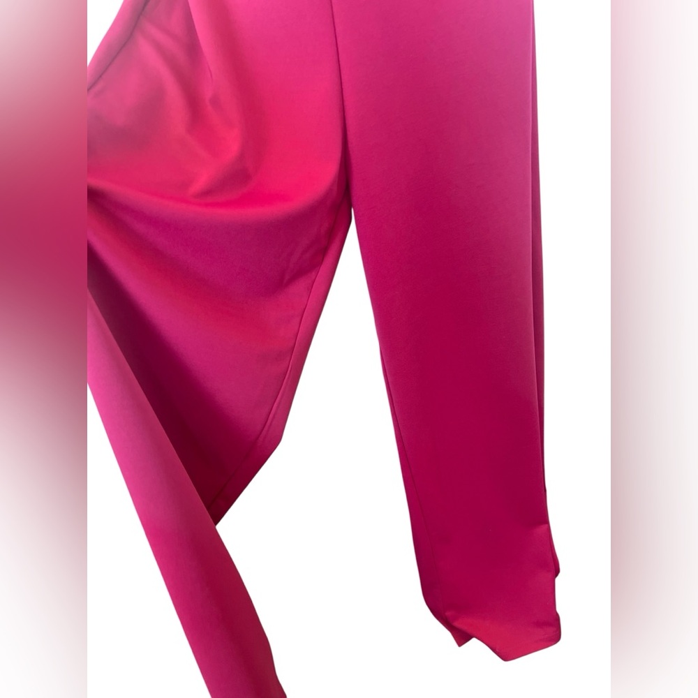 🆕 💖 NWOT One-Shoulder Hot Pink Belted Jumpsuit | Wide Leg | Women’s Medium - Picture 5 of 10